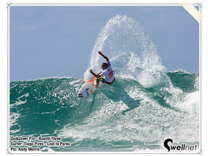 Quiksilver_pro_round_three_100309_02