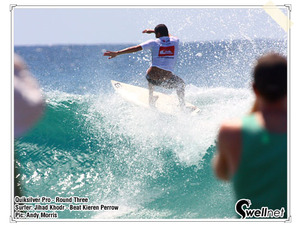 Quiksilver_pro_round_three_100309_03