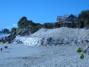 Belongil_-_july_2009_-_guesthouse_south_of_vaughns_