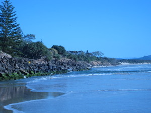 Belongil_-_july_2009_-_looking_north_2